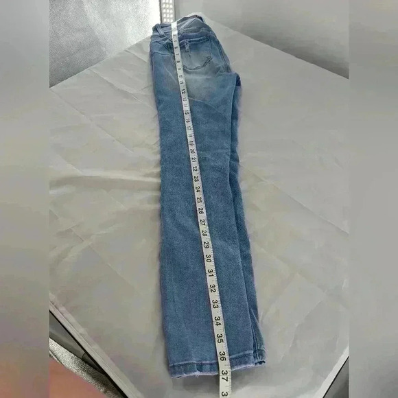 Hot Kiss Women's Size 5 Juniors Light Color Distressed Jeans - Picture 14 of 16